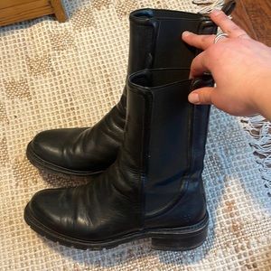 Frye Chelsea boots in Black leather